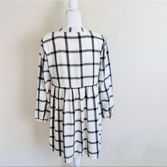 Cream & Black Grid Check Ruched V-Neck Long Sleeve Peasant Dress - Picture 4 of 15